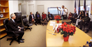 Nik-presenting-matai-gifts-to-Sec-Kempthorne-Pulele-i-ite-Jan-14.gif