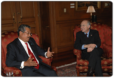Palau-President-Johnosn-Salazar-Discussion.jpg