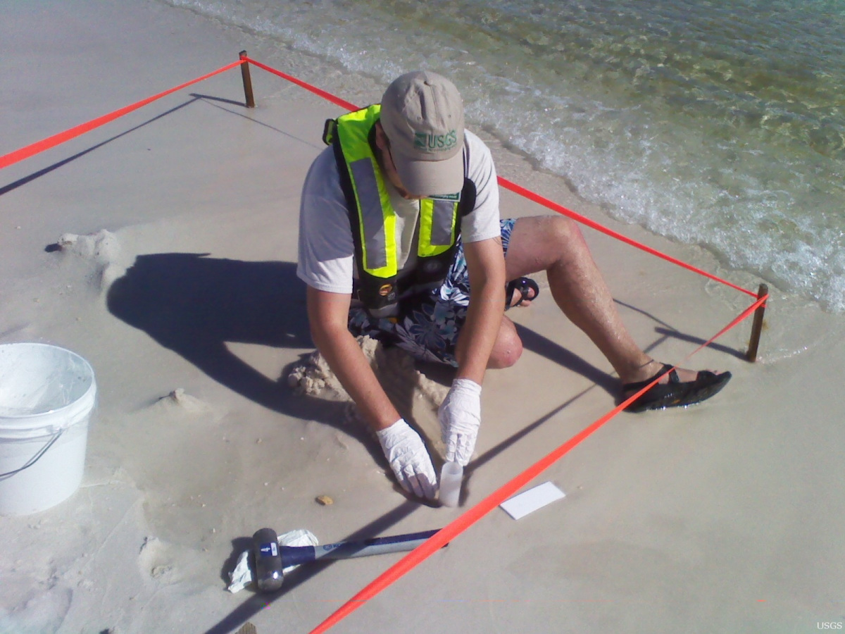 beach-sampling-usgs-photo-2010-10-04.jpg
