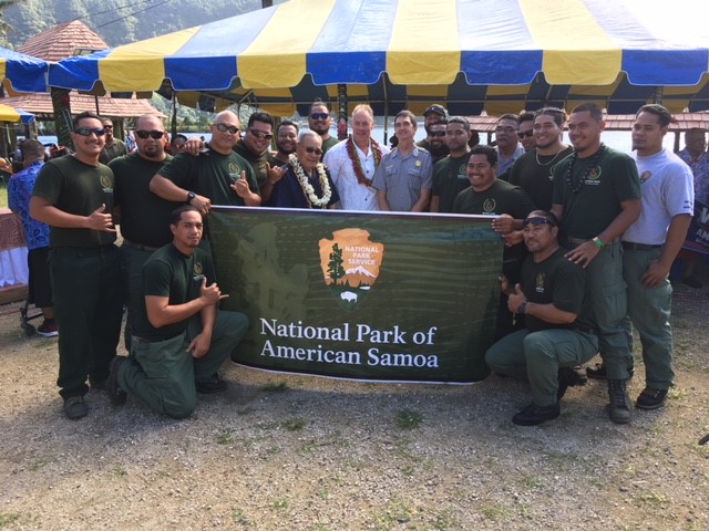 oia-pr-09112018-zinke-with-nps-employees-american-samoa.jpg