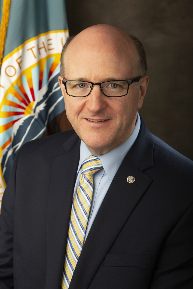 shope-tom-dept-flag7893.jpg