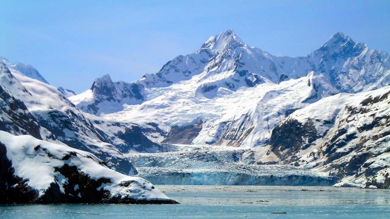 Image of glaciers on a mountainside at Glacier Bay National Park