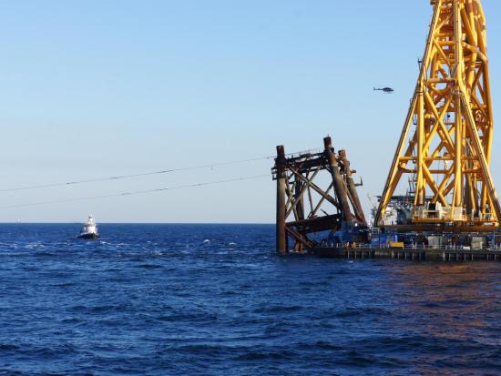 Ocean with yellow equipement