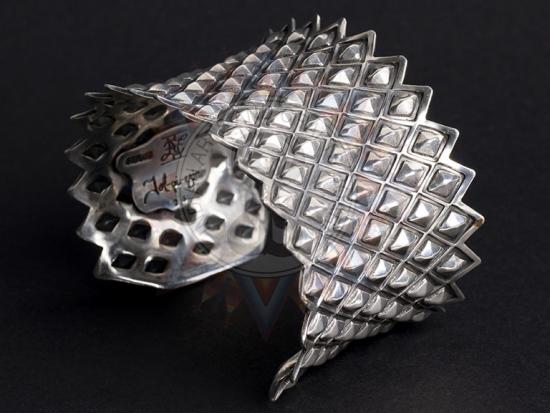 Tolpiyine Simbola, artwork, bracelet