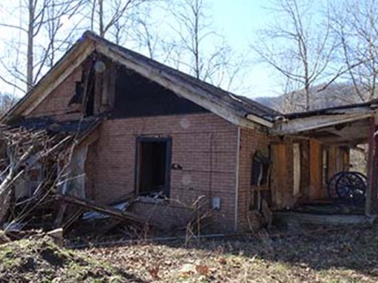 Old deteriorating house within New River Gorge National Park