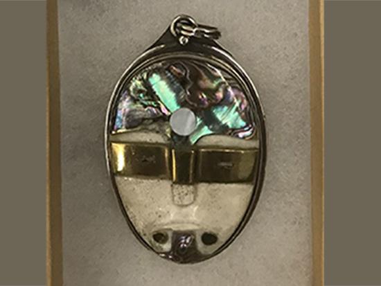Undercover purchase of pendant - Courtesy of U.S. Fish and Wildlife/ Office of Law Enforcement photo