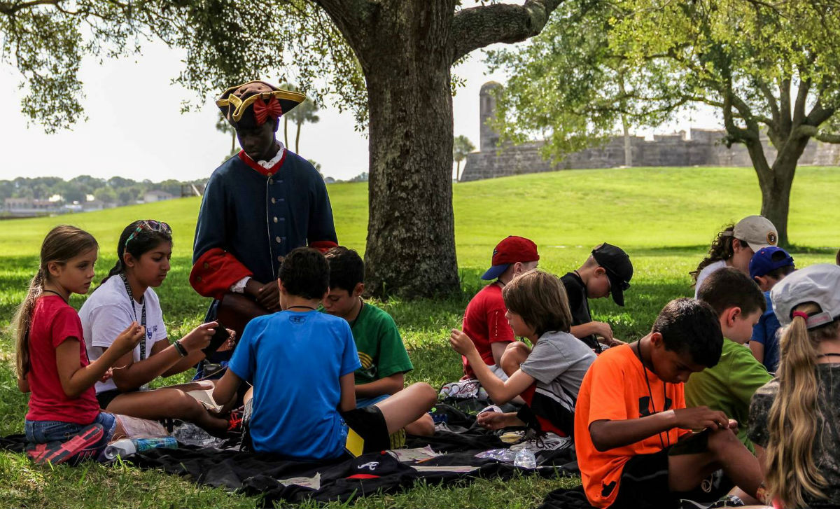 Kids learning at Castillo de San Marcos. 