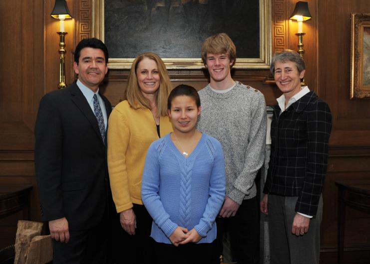 Deputy Secretary Mike Connor posing with his family and Secretary Sally Jewell 