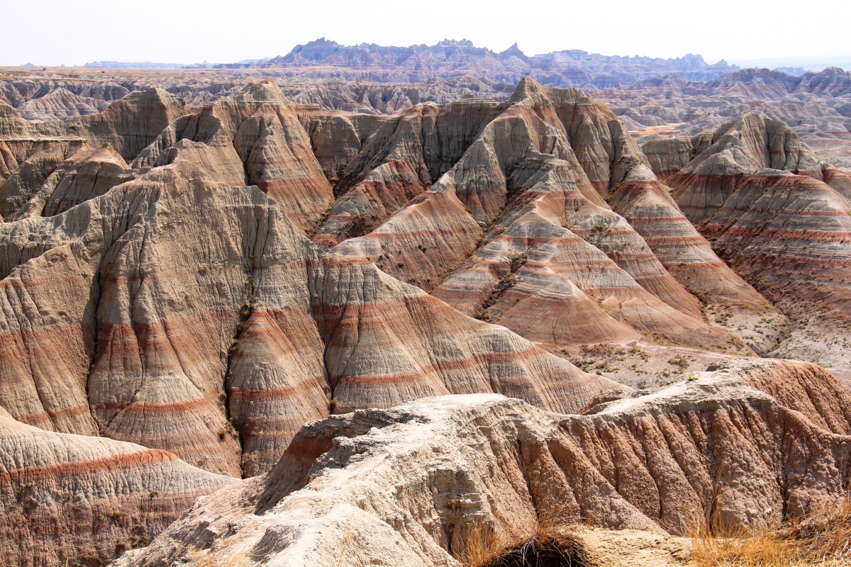 Red and grey cliffs in Badlands National Park