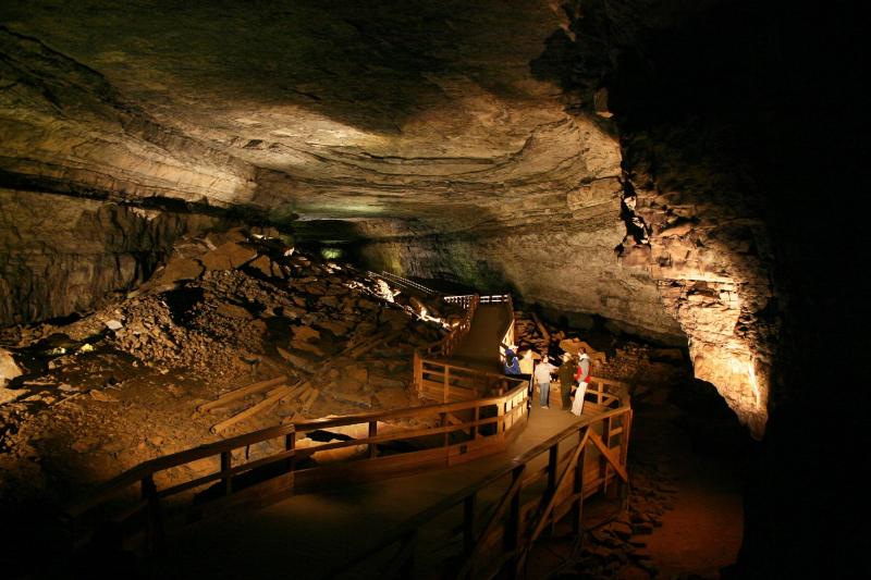 Mammoth Cave Explorez La Plus Longue Grotte Du Monde Following