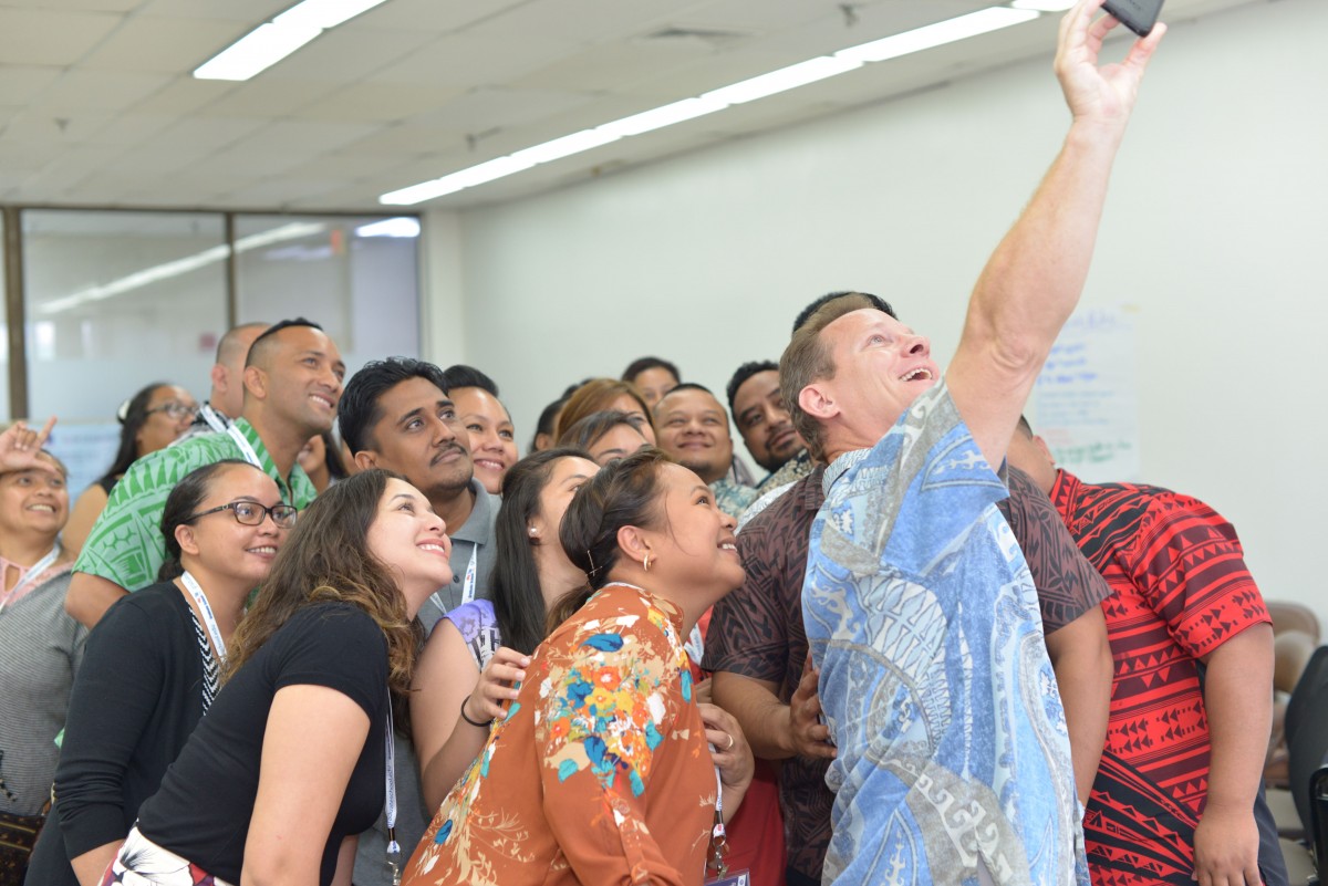 The 2019 Executive Leadership Development Program participants take a group selfie